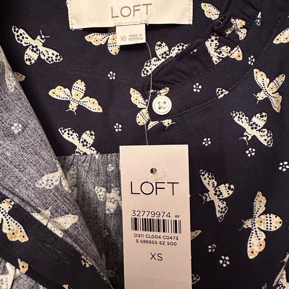 NWT Loft Navy Bee Print Top - Picture 3 of 3